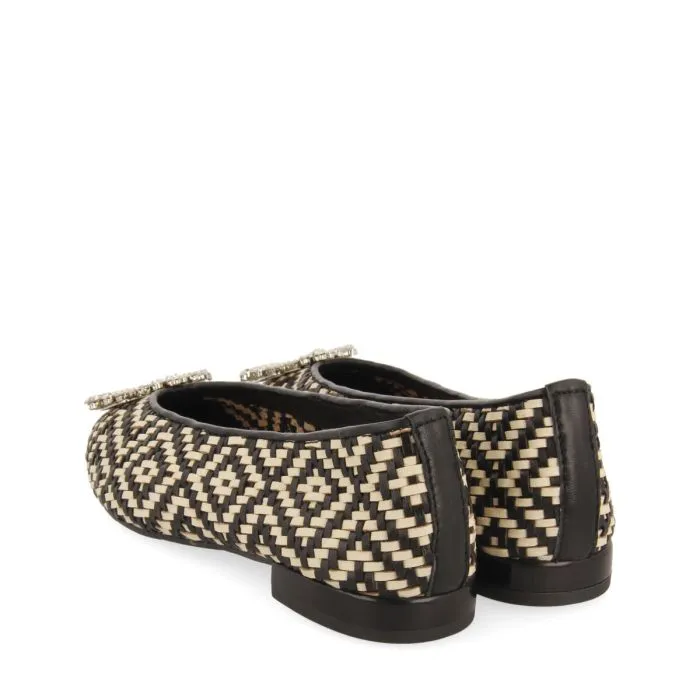 BLACK AND BEIGE WOVEN LEATHER BALLERINAS