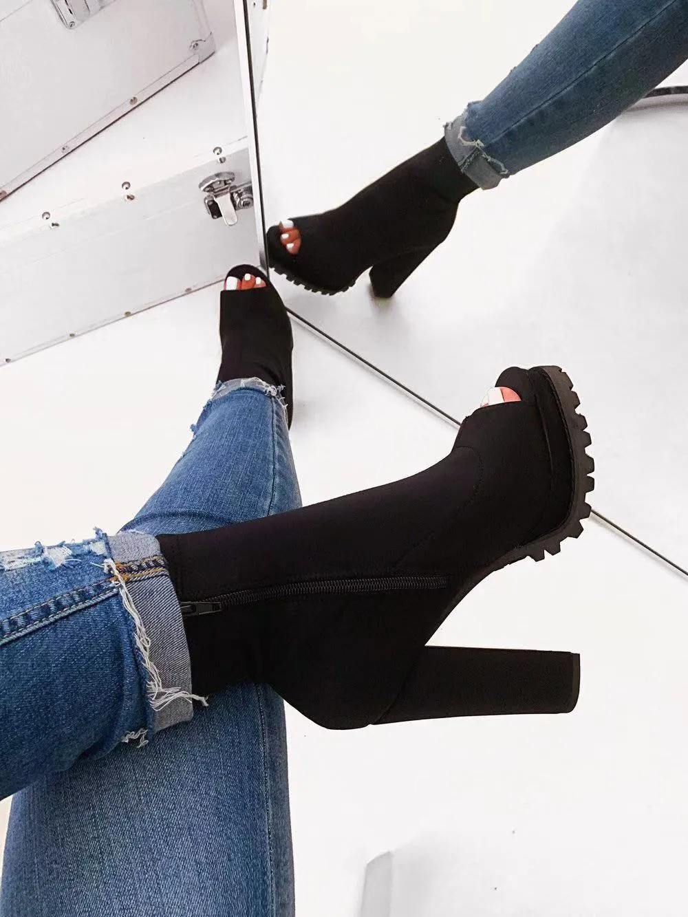 Black Open Toe Platform Boots F341