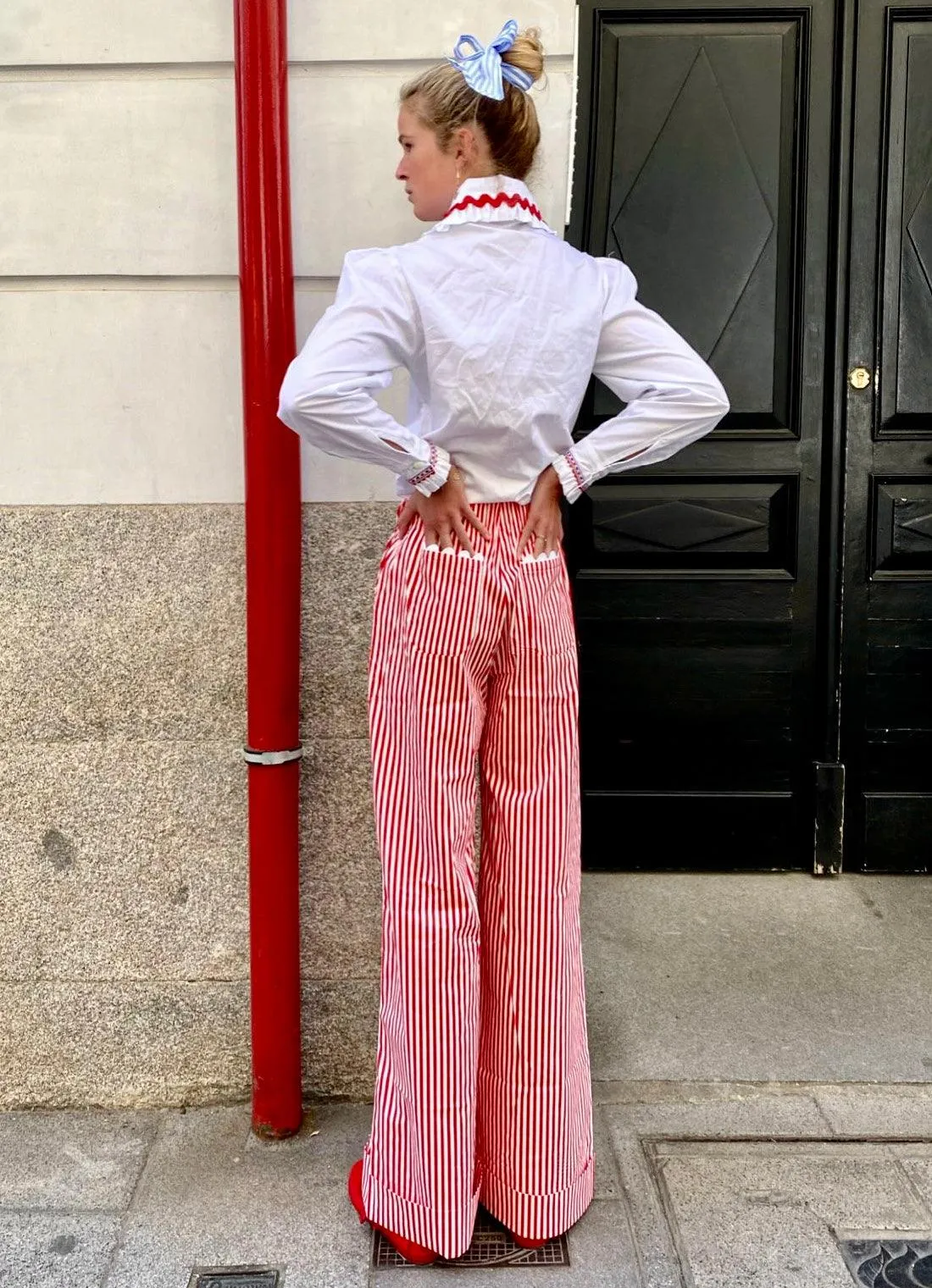 Soufflé turned up pants - red stripes